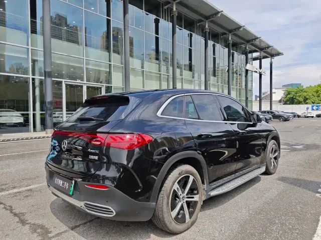 Mercedes-Benz EQE SUV — Фото автомобиля 5