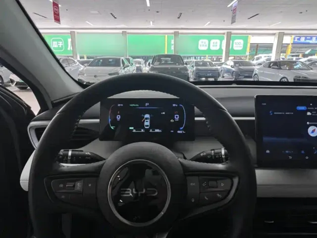 BYD Seal 05 DM-i — Фото автомобиля 2