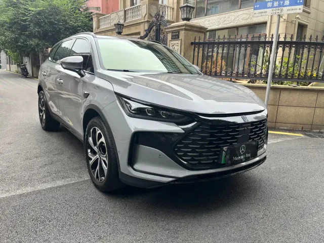BYD Tang — Фото автомобиля 3