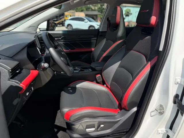 Geely Emgrand S — Фото автомобиля 14