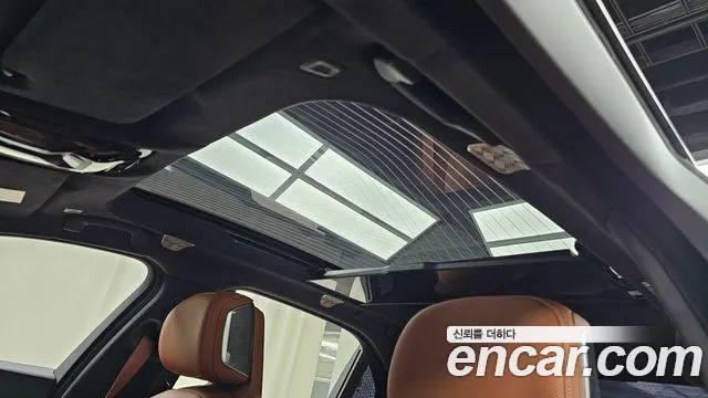 BMW i7 — Фото автомобиля 13