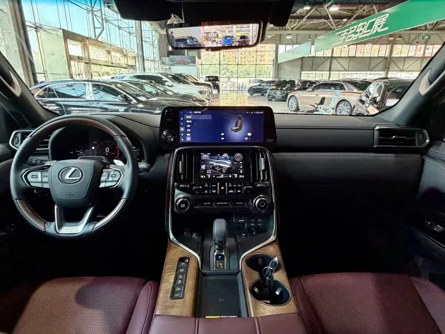 Lexus LX — Фото автомобиля 18