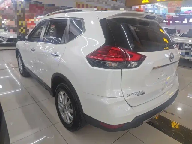Nissan X-Trail — Фото автомобиля 4