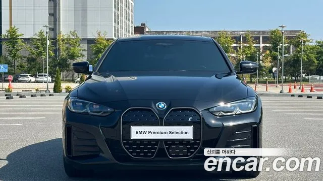 BMW i4 — Фото автомобиля 3