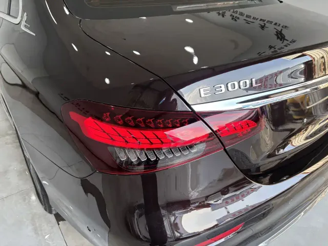 Mercedes-Benz E-Class — Фото автомобиля 9