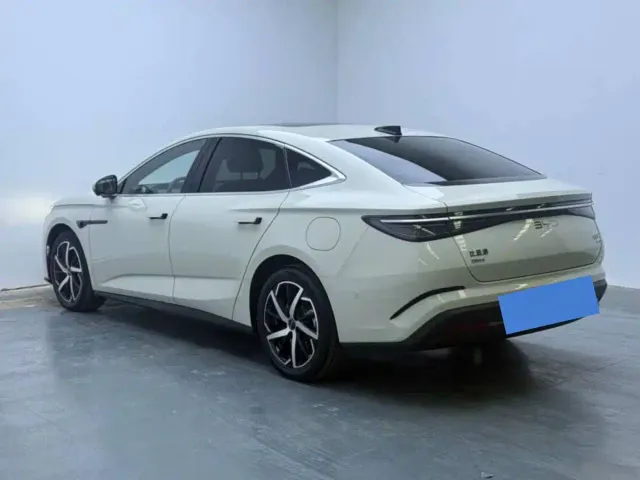 BYD Seal 07 DM-i — Фото автомобиля 4
