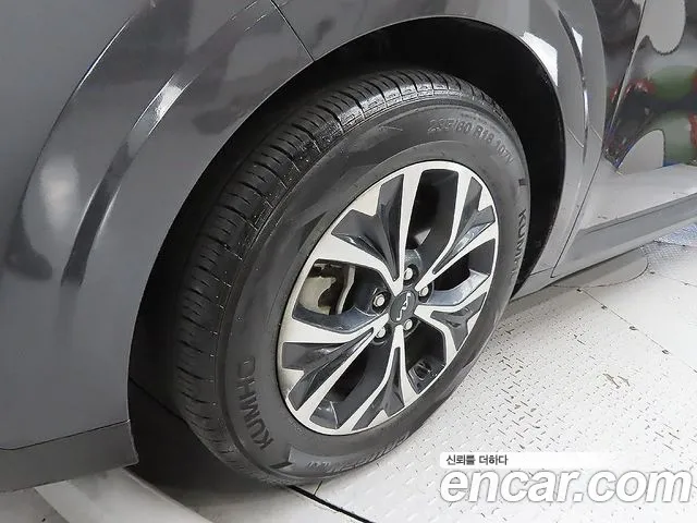 Kia Carnival Generation 4 — Фото автомобиля 5