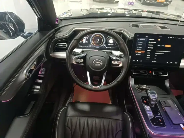GAC Trumpchi GS8 — Фото автомобиля 10