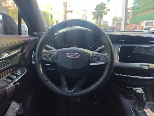 Cadillac XT4 — Фото автомобиля 6