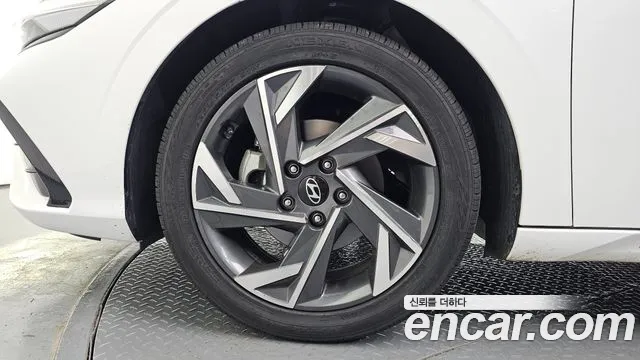 Hyundai AVANTE Новый Avante (CN7) — Фото автомобиля 4