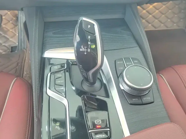 BMW 5 Series — Фото автомобиля 11