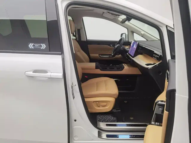 GAC Trumpchi E8 — Фото автомобиля 23