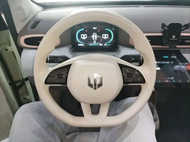 Leapmotor T03 — Фото автомобиля 10