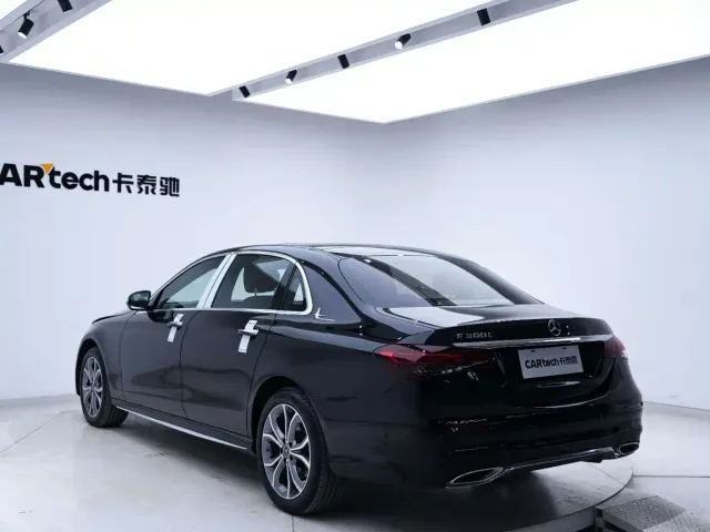 Mercedes-Benz E-Class — Фото автомобиля 10