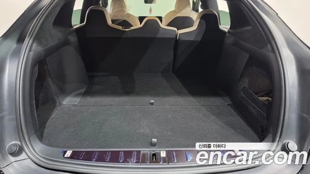 Tesla Model X — Фото автомобиля 4