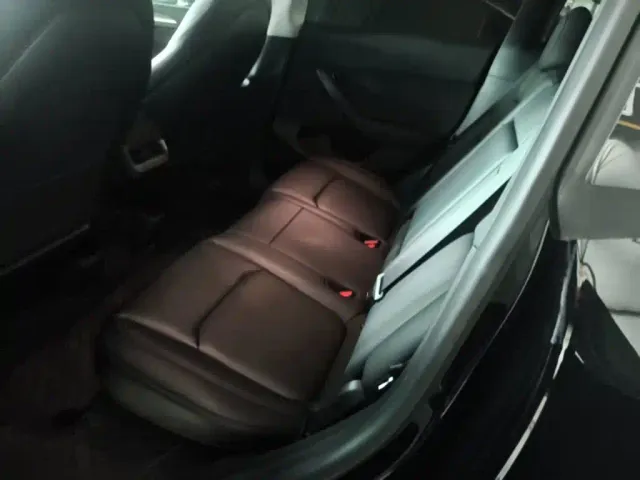 Tesla Model Y — Фото автомобиля 16