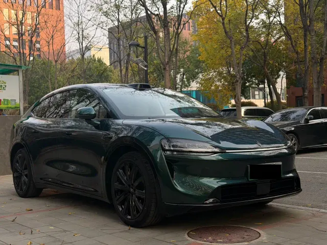 Luxeed R7 — Фото автомобиля 3