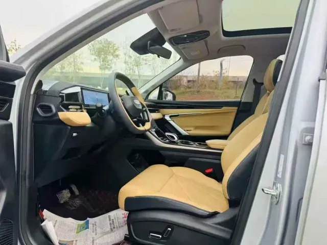 Geely Boyue L — Фото автомобиля 4