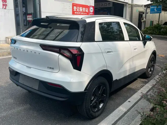 Geely Geometry E Firefly — Фото автомобиля 7