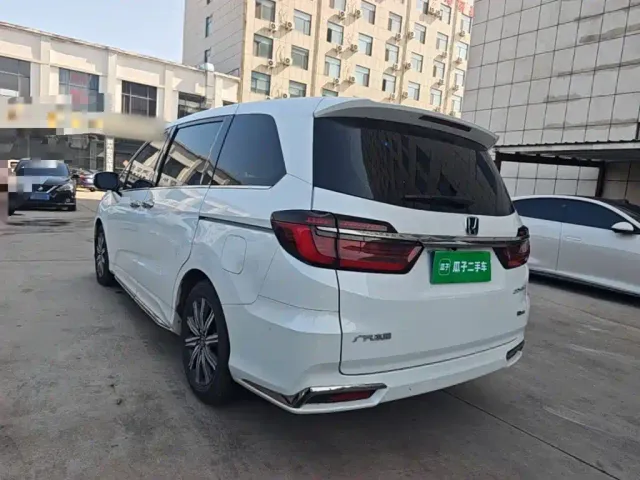 Honda Odyssey — Фото автомобиля 4