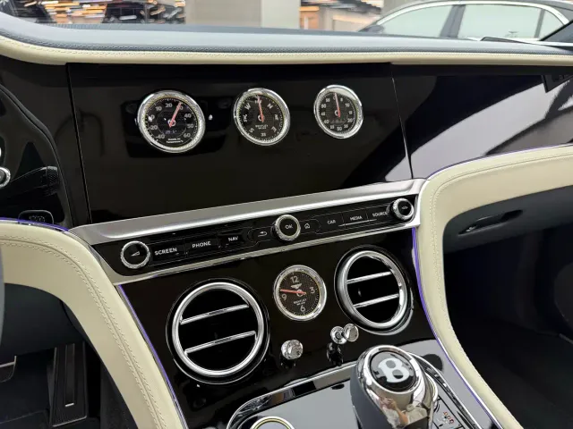 Bentley Continental — Фото автомобиля 9