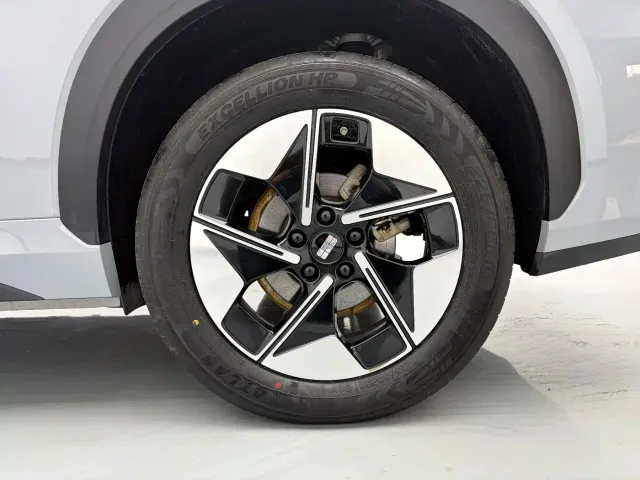 Geely Galaxy E5 — Фото автомобиля 9