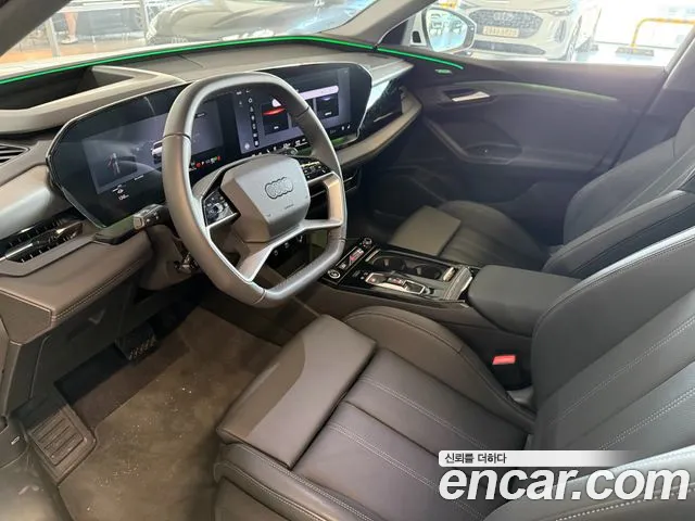 Audi Q6 e-tron — Фото автомобиля 10