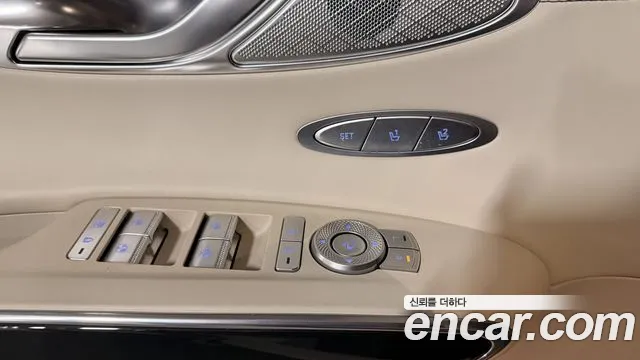 Genesis GV70 — Фото автомобиля 16