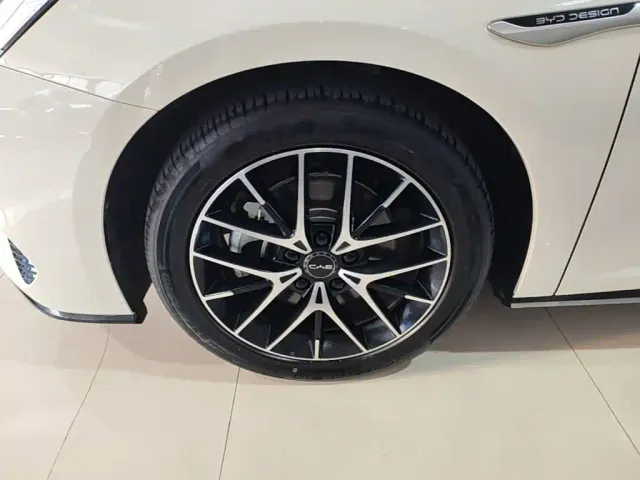 BYD Seal 07 DM-i — Фото автомобиля 22