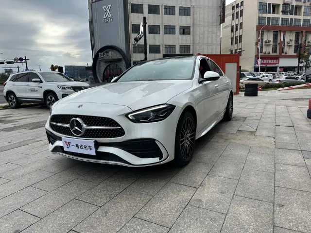 Фотография автомобиля — Mercedes-Benz C-Class