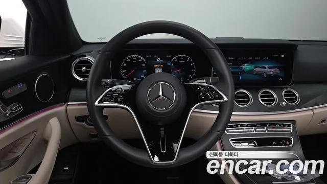 Mercedes-Benz E-Class — Фото автомобиля 20