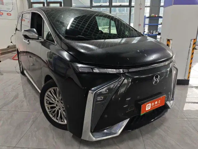 Hycan V09 — Фото автомобиля 2