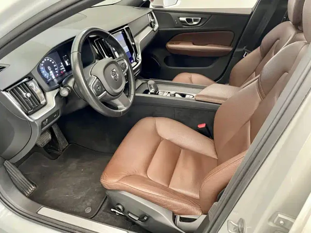 Volvo S60 — Фото автомобиля 6