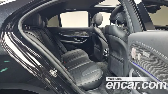 Mercedes-Benz E-Class E-класс W213 E350 4MATIC Exclusive — Фото автомобиля 9