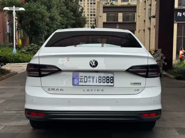 Volkswagen Lavida — Фото автомобиля 8