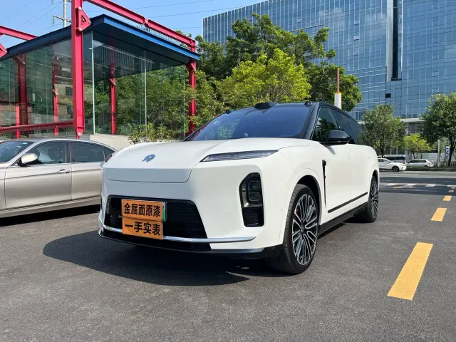 Nio ES8 — Фото автомобиля 2