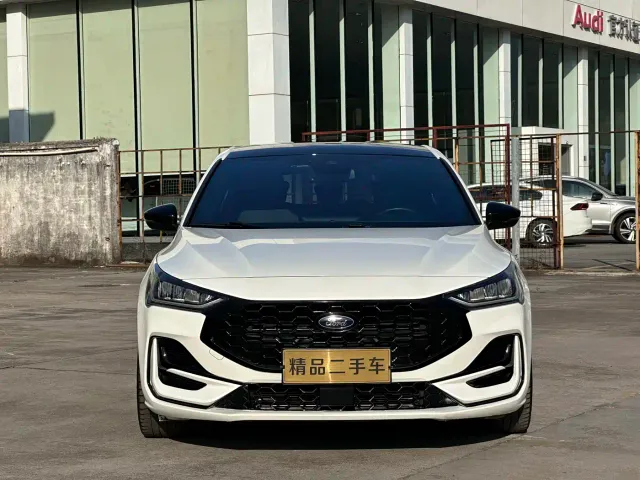 Ford Focus — Фото автомобиля 2