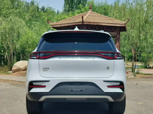 BYD Tang — Фото автомобиля 8