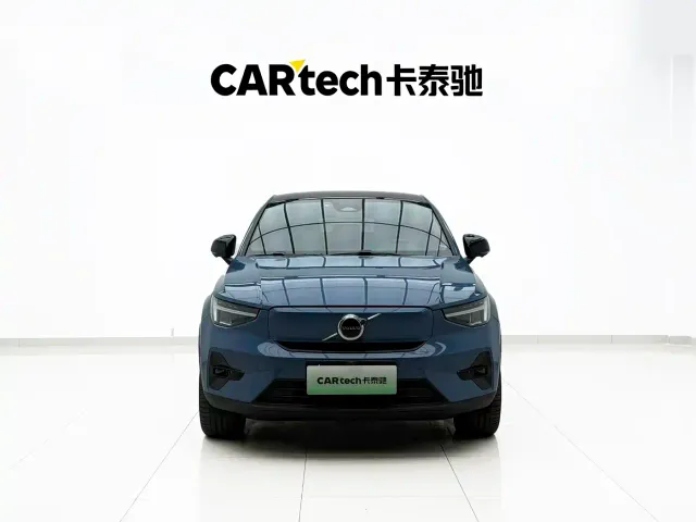 Volvo C40 — Фото автомобиля 2
