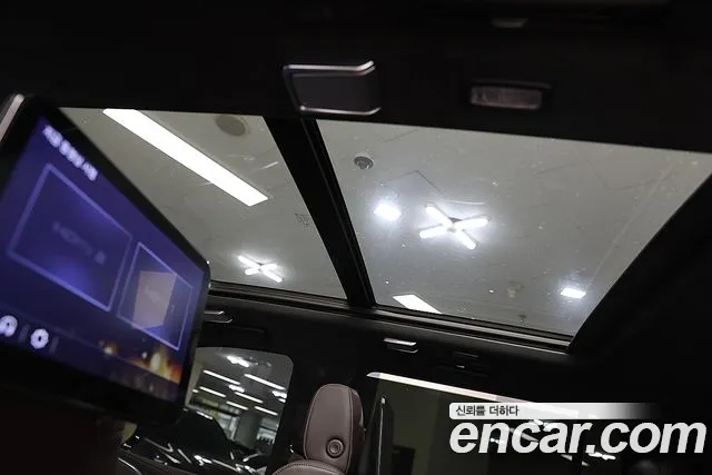 Cadillac Escalade — Фото автомобиля 14