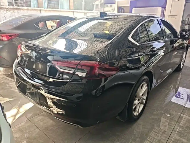 Buick Regal — Фото автомобиля 6