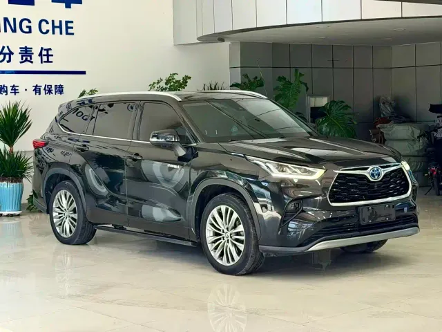 Toyota Highlander — Фото автомобиля 3