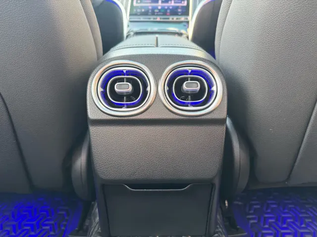 Mercedes-Benz C-Class — Фото автомобиля 10