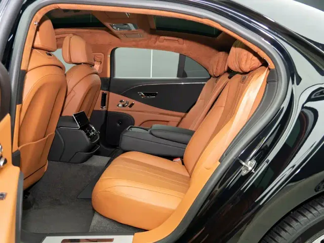 Bentley Flying Spur — Фото автомобиля 11