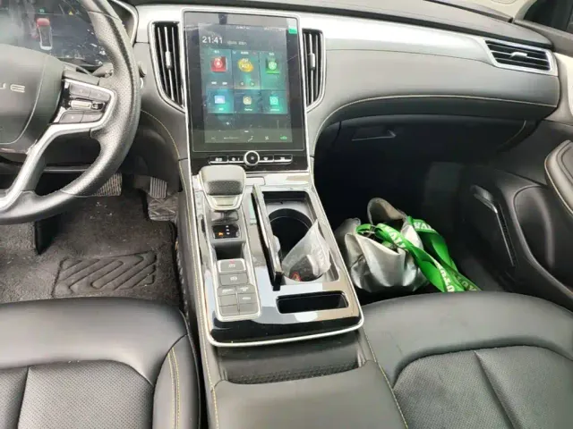 Roewe i6 MAX EV — Фото автомобиля 13
