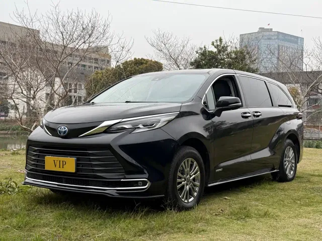 Фотография автомобиля — Toyota Sienna