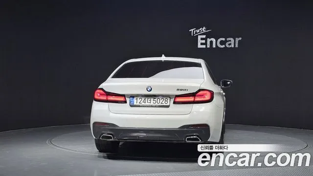 BMW 5-Series — Фото автомобиля 4