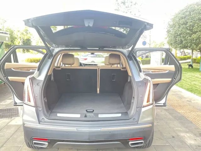 Cadillac XT5 — Фото автомобиля 12
