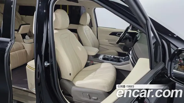 Kia Canival Новый Carnival 4 поколение Бензин 4 места Hi-Limousine (Спецкузов) — Фото автомобиля 12