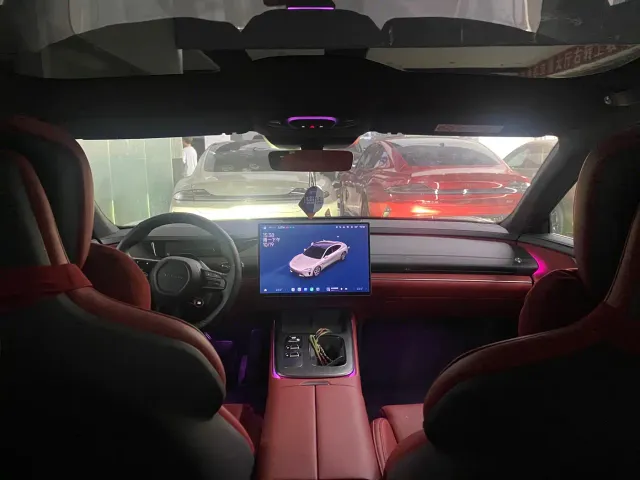 Xiaomi SU7 — Фото автомобиля 9